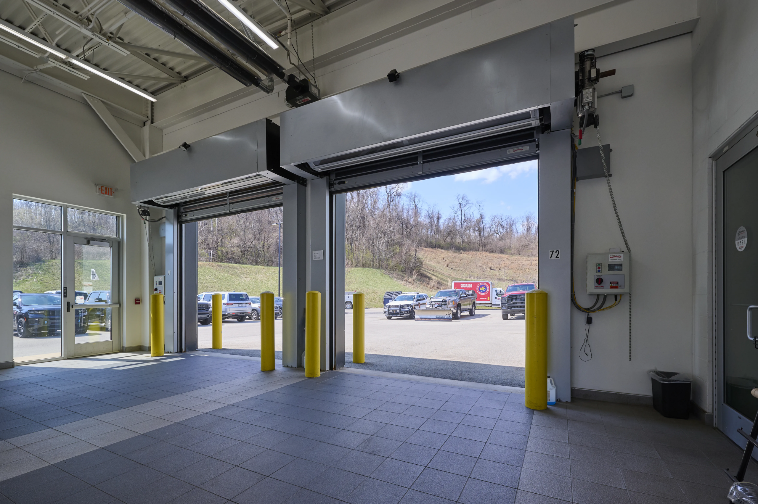 Service bay area detail